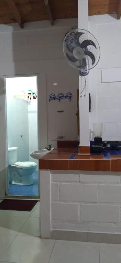 Habitacion Triple Con Cocina Y Bano Privado Necoclí Buitenkant foto